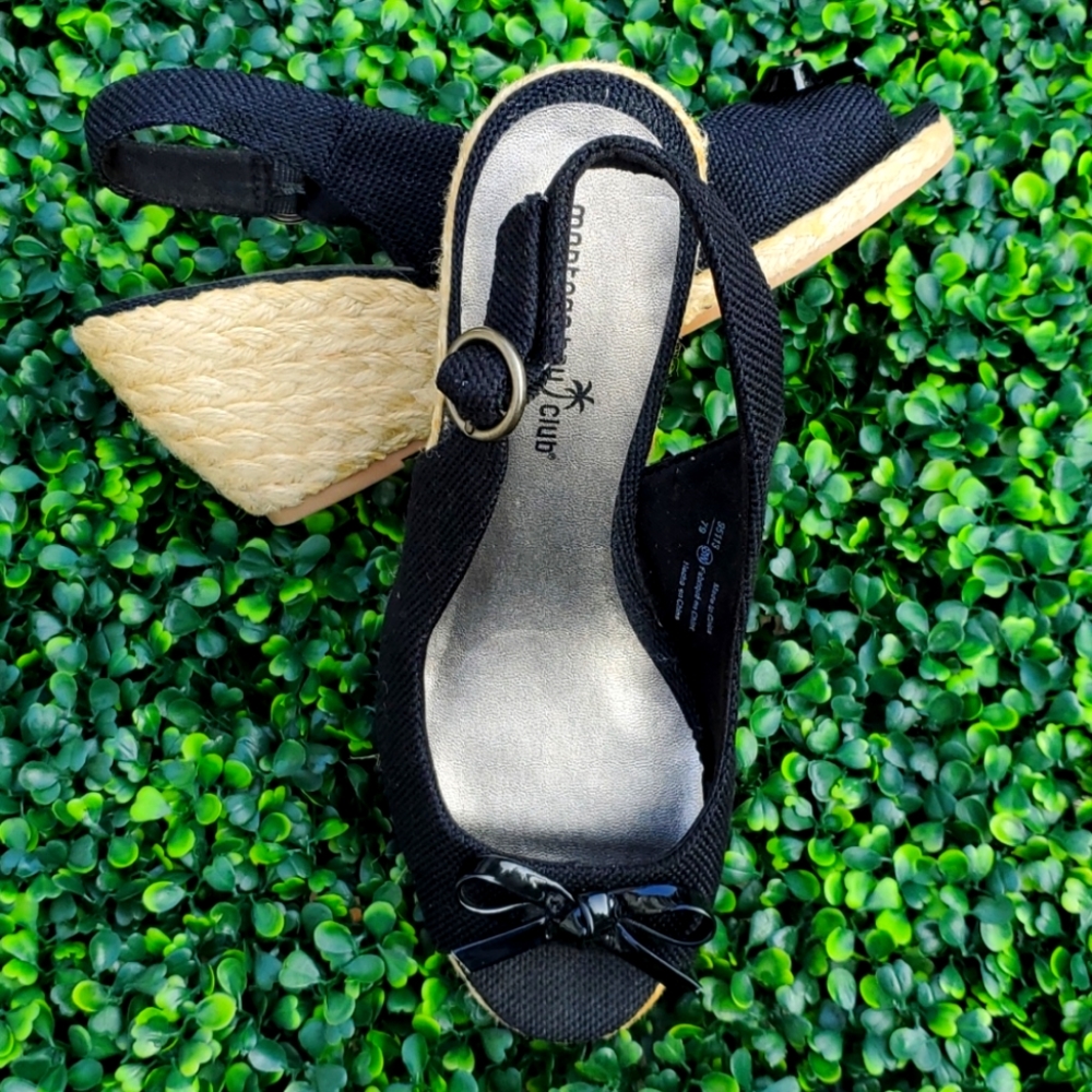 Open toe shoes
